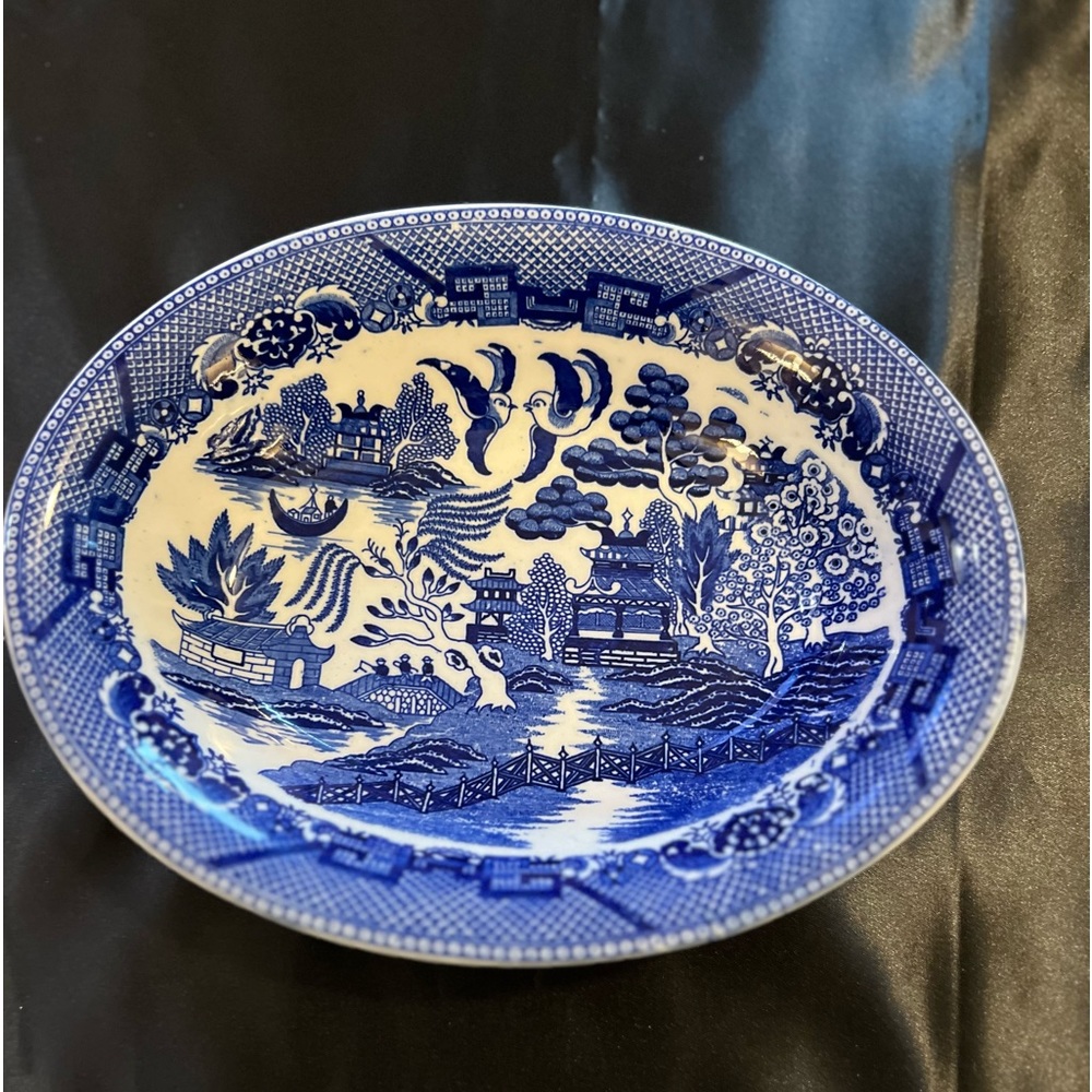 EUC~ Vintage 10" Oval Vegetable Bowl
Blue Willow Pattern Made in
Occupied Japan